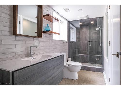 147 Mountain Park Avenue, Hamilton, ON - Indoor Photo Showing Bathroom