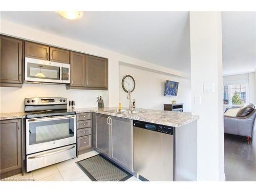 31 Mayland Trail, Stoney Creek, ON - Indoor Photo Showing Kitchen