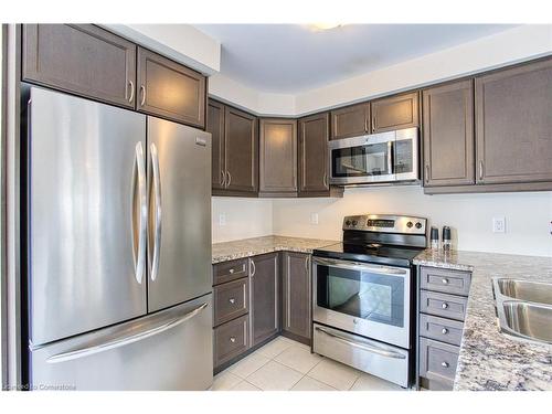 31 Mayland Trail, Stoney Creek, ON - Indoor Photo Showing Kitchen With Double Sink With Upgraded Kitchen