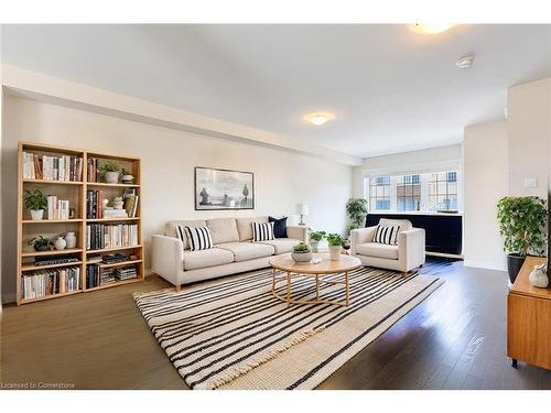 31 Mayland Trail, Stoney Creek, ON - Indoor Photo Showing Living Room