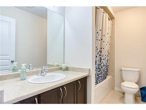 31 Mayland Trail, Stoney Creek, ON - Indoor Photo Showing Bathroom