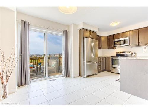 31 Mayland Trail, Stoney Creek, ON - Indoor Photo Showing Kitchen