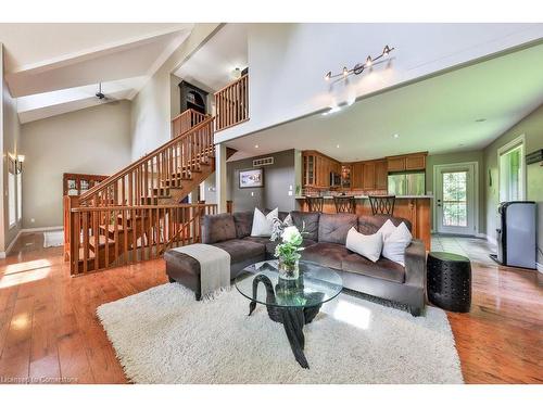 4379 Victoria Road S, Puslinch, ON - Indoor Photo Showing Living Room