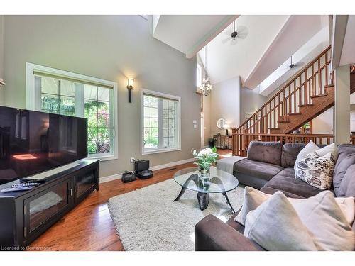 4379 Victoria Road S, Puslinch, ON - Indoor Photo Showing Living Room