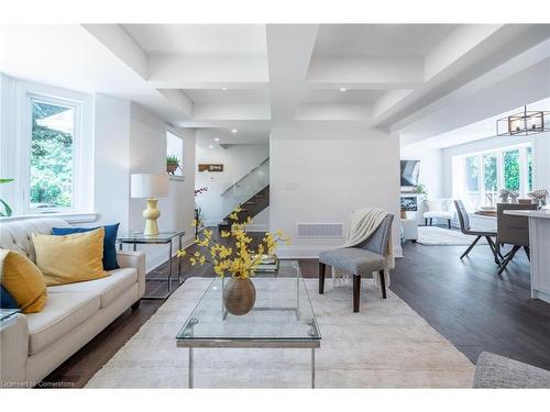 1017 Plains View Avenue, Burlington, ON - Indoor Photo Showing Living Room