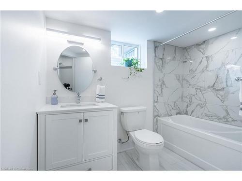 1017 Plains View Avenue, Burlington, ON - Indoor Photo Showing Bathroom