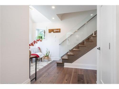 1017 Plains View Avenue, Burlington, ON - Indoor Photo Showing Other Room