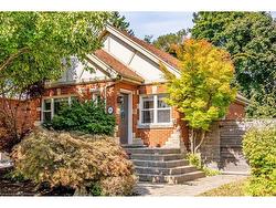 34 Norwood Road  Hamilton, ON L8S 3R1