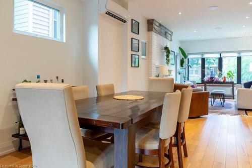 15 Melrose Avenue S, Hamilton, ON - Indoor Photo Showing Dining Room