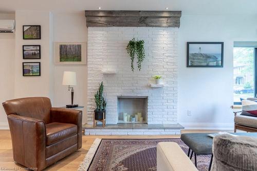 15 Melrose Avenue S, Hamilton, ON - Indoor Photo Showing Living Room With Fireplace