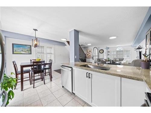 91 Mayland Trail, Hamilton, ON - Indoor Photo Showing Kitchen