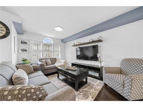 91 Mayland Trail, Hamilton, ON - Indoor Photo Showing Living Room