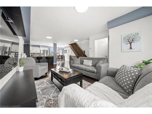 91 Mayland Trail, Hamilton, ON - Indoor Photo Showing Living Room