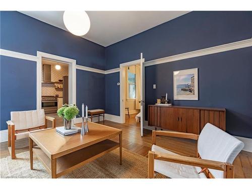 234 East Avenue N, Hamilton, ON - Indoor Photo Showing Living Room