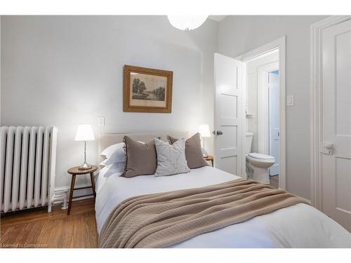 234 East Avenue N, Hamilton, ON - Indoor Photo Showing Bedroom