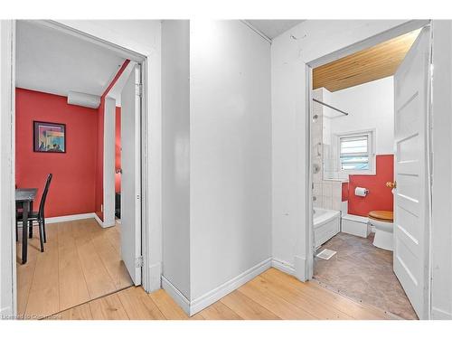 94 East 35Th Street, Hamilton, ON - Indoor Photo Showing Other Room