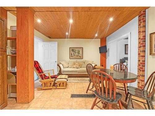 94 East 35Th Street, Hamilton, ON - Indoor Photo Showing Dining Room