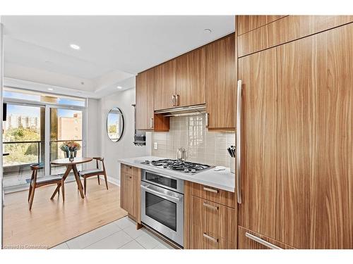 409-11 Bronte Road, Oakville, ON - Indoor Photo Showing Kitchen