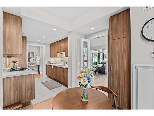 409-11 Bronte Road, Oakville, ON - Indoor Photo Showing Kitchen