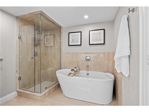 409-11 Bronte Road, Oakville, ON - Indoor Photo Showing Bathroom