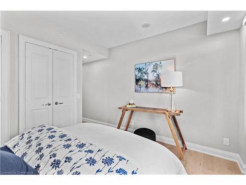 409-11 Bronte Road, Oakville, ON - Indoor Photo Showing Bedroom