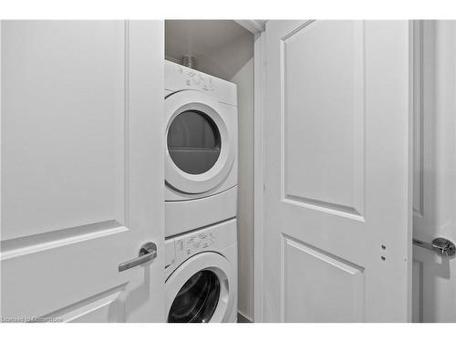 409-11 Bronte Road, Oakville, ON - Indoor Photo Showing Laundry Room