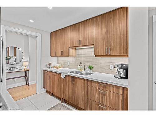 409-11 Bronte Road, Oakville, ON - Indoor Photo Showing Kitchen With Double Sink