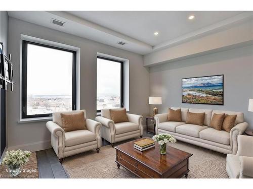 1105-112 King Street E, Hamilton, ON - Indoor Photo Showing Living Room