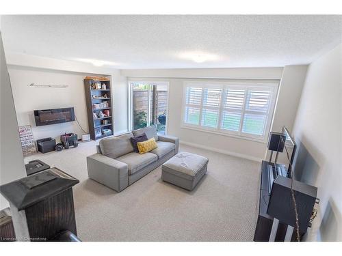 4014 Fracchioni Drive, Beamsville, ON - Indoor Photo Showing Living Room