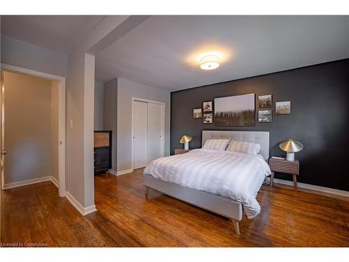 80 Upper Paradise Road, Hamilton, ON - Indoor Photo Showing Bedroom