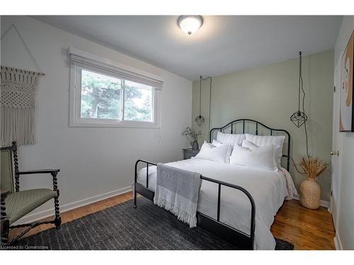 80 Upper Paradise Road, Hamilton, ON - Indoor Photo Showing Bedroom