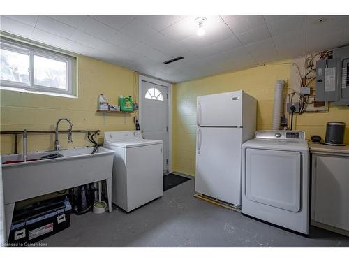 80 Upper Paradise Road, Hamilton, ON - Indoor Photo Showing Laundry Room