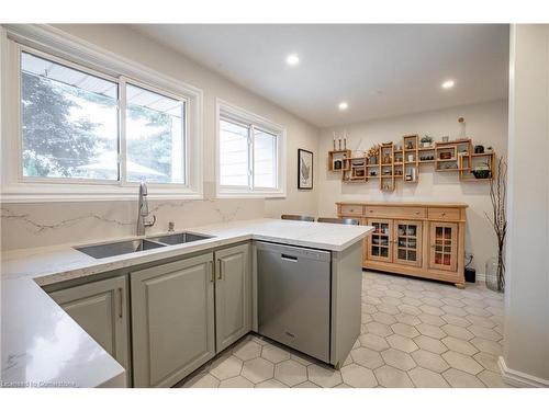 80 Upper Paradise Road, Hamilton, ON - Indoor Photo Showing Kitchen With Double Sink