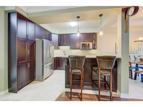 90 Redcedar Crescent, Stoney Creek, ON - Indoor Photo Showing Kitchen