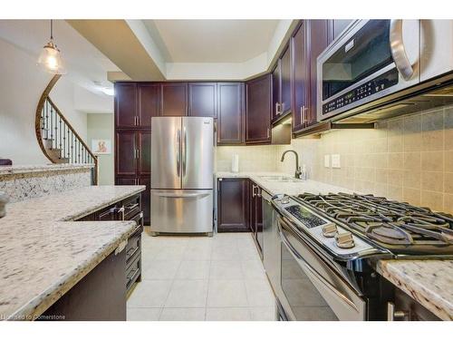 90 Redcedar Crescent, Stoney Creek, ON - Indoor Photo Showing Kitchen With Upgraded Kitchen