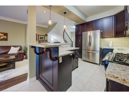 90 Redcedar Crescent, Stoney Creek, ON - Indoor Photo Showing Kitchen With Upgraded Kitchen