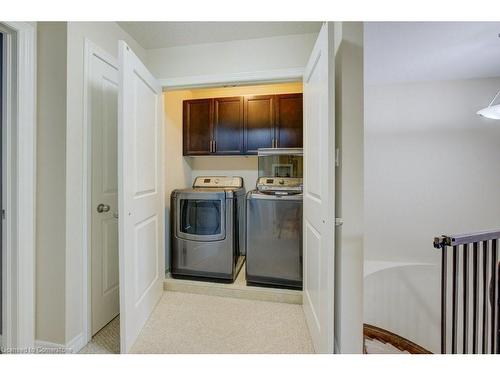 90 Redcedar Crescent, Stoney Creek, ON - Indoor Photo Showing Laundry Room