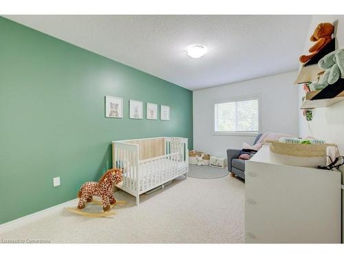 90 Redcedar Crescent, Stoney Creek, ON - Indoor Photo Showing Bedroom