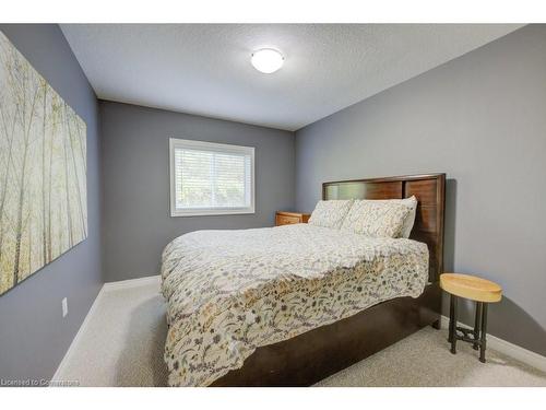 90 Redcedar Crescent, Stoney Creek, ON - Indoor Photo Showing Bedroom