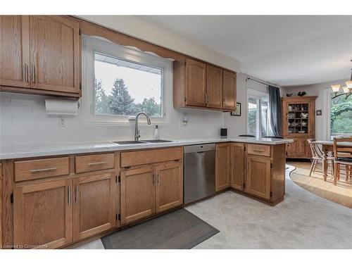 18 Ilona Court, Brantford, ON - Indoor Photo Showing Kitchen