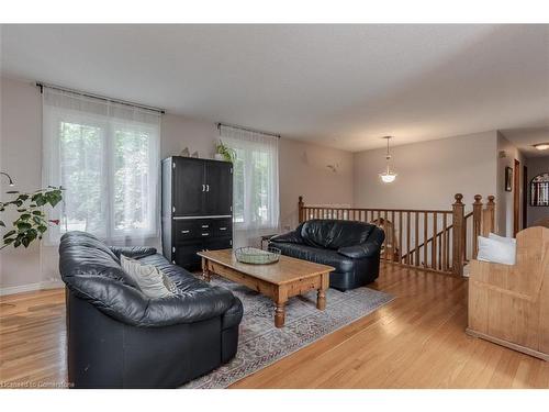 18 Ilona Court, Brantford, ON - Indoor Photo Showing Living Room