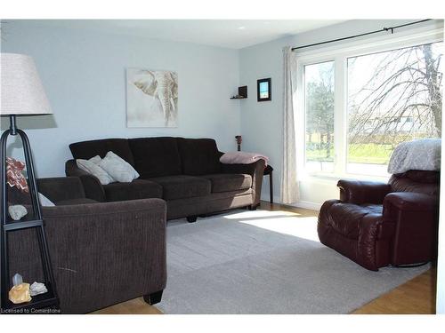 18-985 Limeridge Road E, Hamilton, ON - Indoor Photo Showing Living Room