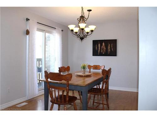 18-985 Limeridge Road E, Hamilton, ON - Indoor Photo Showing Dining Room