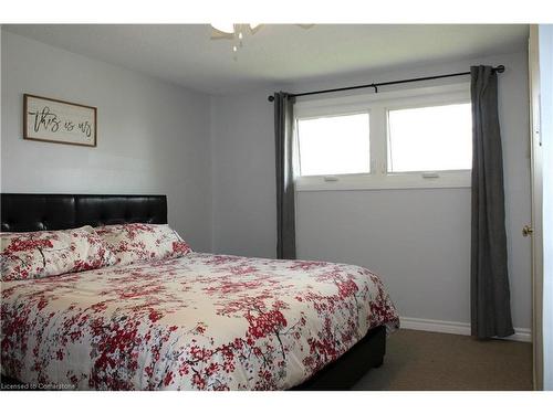 18-985 Limeridge Road E, Hamilton, ON - Indoor Photo Showing Bedroom