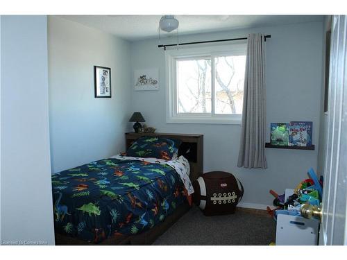 18-985 Limeridge Road E, Hamilton, ON - Indoor Photo Showing Bedroom