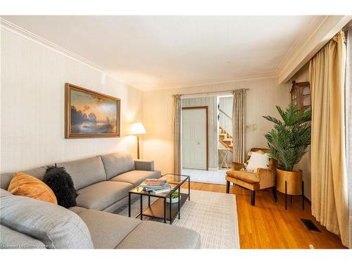 2077 Mountain Grove Avenue, Burlington, ON - Indoor Photo Showing Living Room