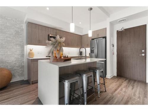 202-16 Markle Crescent, Ancaster, ON - Indoor Photo Showing Kitchen With Stainless Steel Kitchen With Upgraded Kitchen