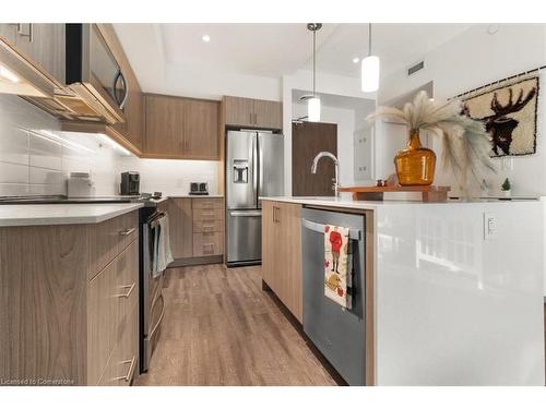 202-16 Markle Crescent, Ancaster, ON - Indoor Photo Showing Kitchen With Stainless Steel Kitchen With Upgraded Kitchen