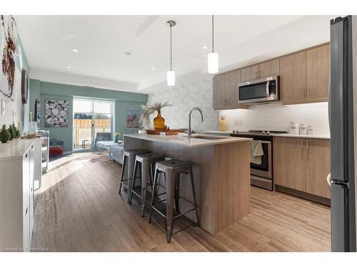 202-16 Markle Crescent, Ancaster, ON - Indoor Photo Showing Kitchen With Stainless Steel Kitchen With Upgraded Kitchen