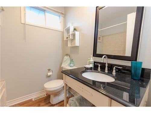 6539 Jupiter Boulevard, Niagara Falls, ON - Indoor Photo Showing Bathroom